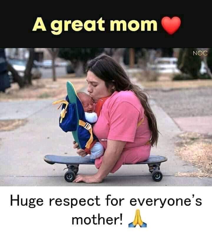 Mawunya_'s tweet image. This picture deserves retweet from everyone on this bird app. The love of a mother ❤️🥰