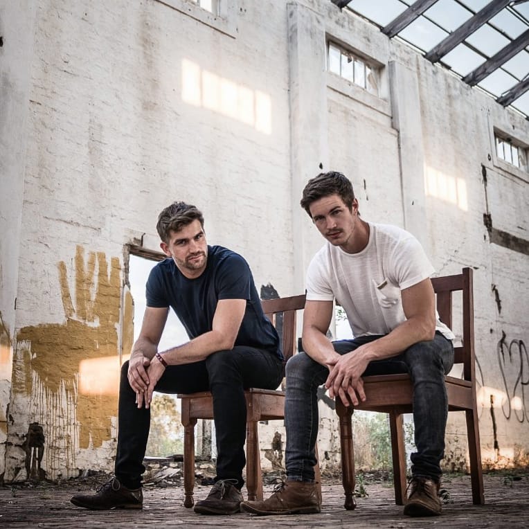 Welkom by die week kerels. 🤙

In alles wat jy doen, doen dit goed en doen dit met liefde. 🖤🌿

Die Here het ons lief.☀️

#PierreNel #band #lifestyle #Singer #Doctor #faith #liefde #jesuslovesyou #GodIsGood #WeesJouself #SouthAfrica #Monday #motivation #mood #musician #Zoothings