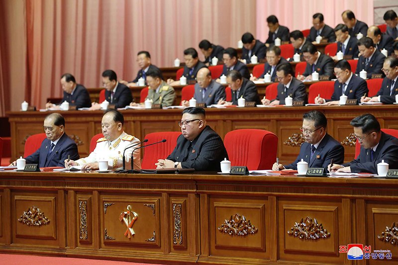Speakers said in excitement that Kim Jong Un brightly illuminated the way to be taken in the developing revolution, wisely led the Party and all the people to open up the era of miracles, and remarkably strengthened the power of their productive forces and strategic position.