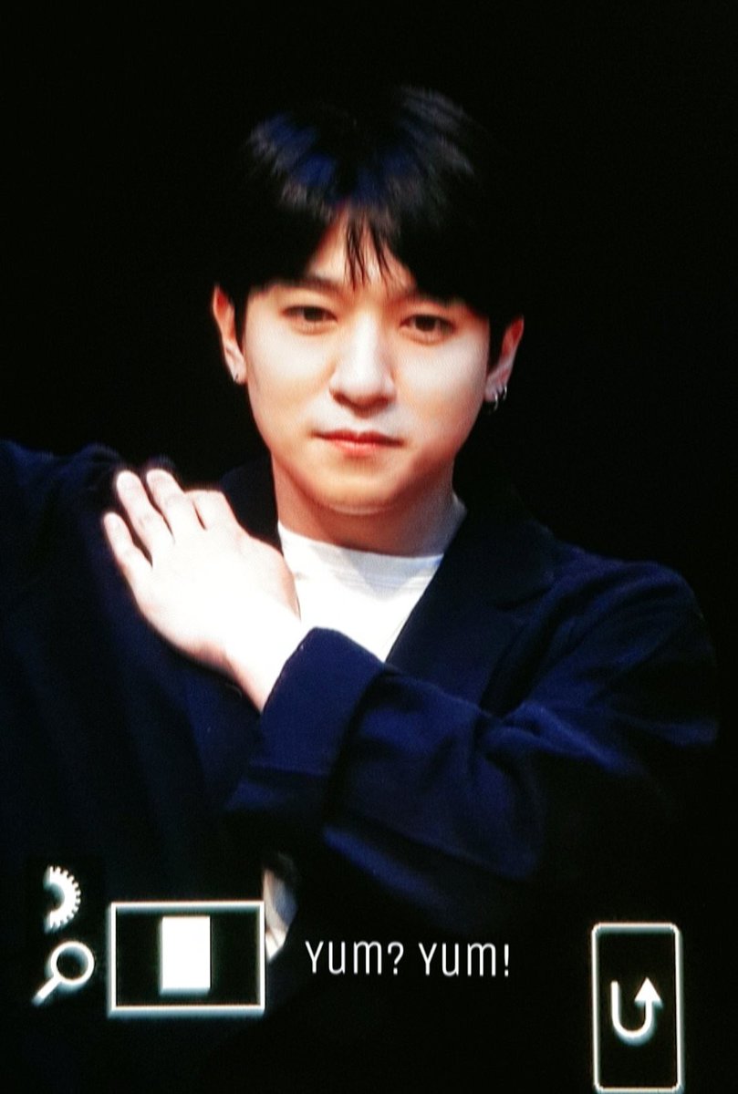 sungjin is stretching; mini thread