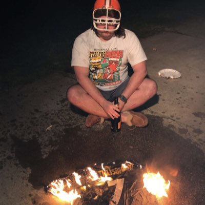 DoctorOneFoot's tweet photo. #NewProfilePic https://t.co/XxbMoq0QFA