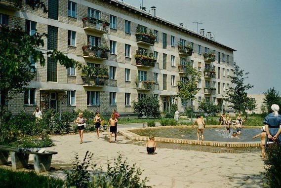 Фонтан в 9-м квартале Новых Черёмушек в Москве, 1964 год.