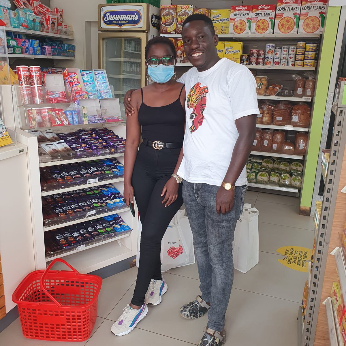 atukunda__'s tweet photo. Do your friends spoil you once in a while or we talk about it another time?!
@Lynduhdorcus spoiling @solomonkibz at the #ShopAndShellWin promo courtesy of @Shell_Uganda π
#ShopAtShellAndWin https://t.co/uPxeHJCRUq