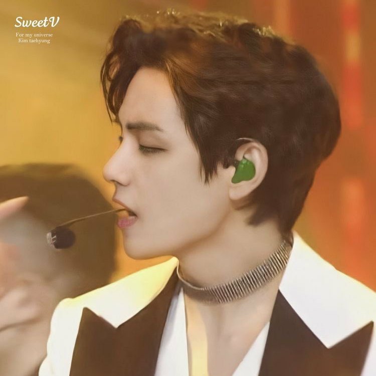 Taehyung's exposed forehead : a dangerous thread