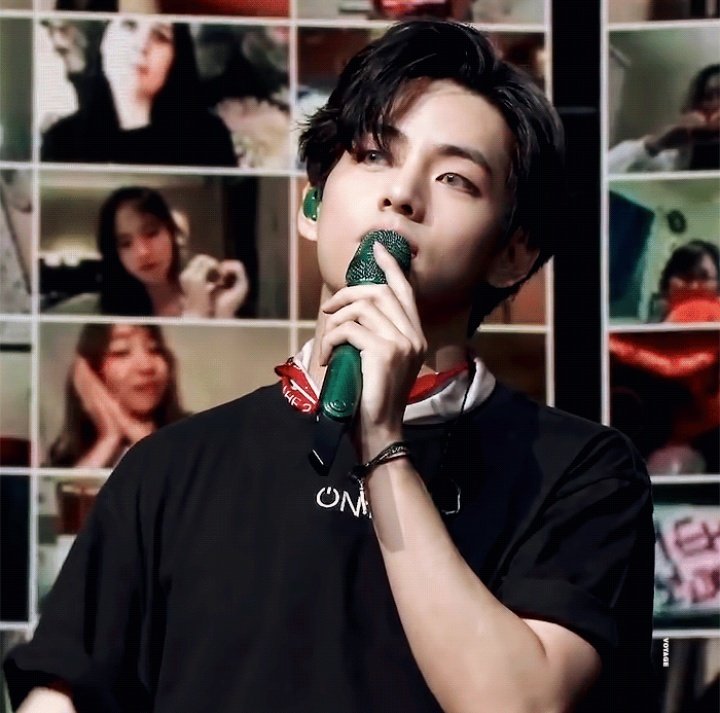 Taehyung's exposed forehead : a dangerous thread