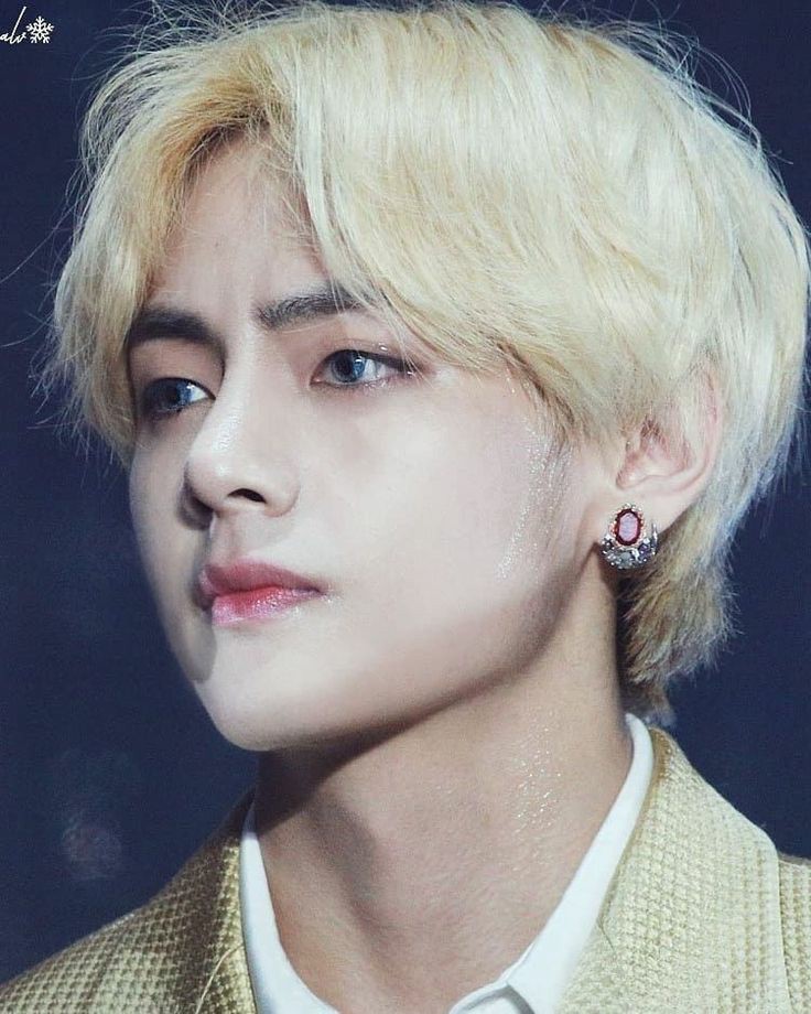 Taehyung's exposed forehead : a dangerous thread