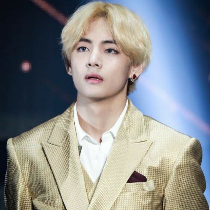 Taehyung's exposed forehead : a dangerous thread