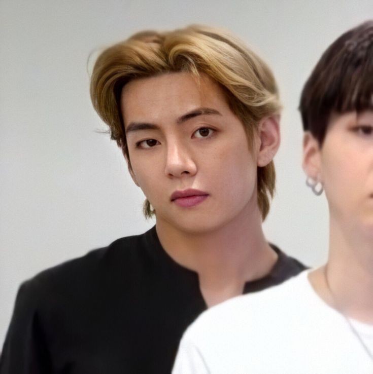 Taehyung's exposed forehead : a dangerous thread