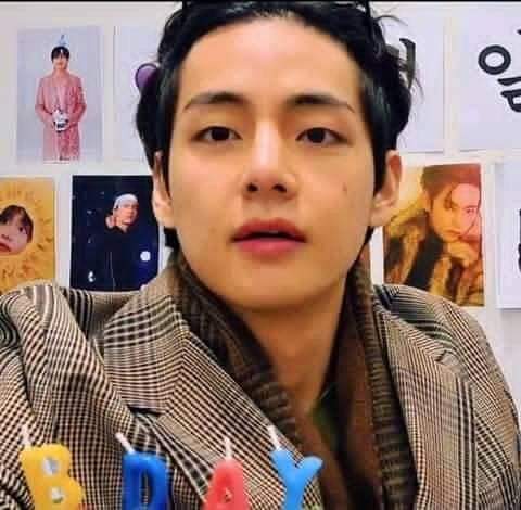 Taehyung's exposed forehead : a dangerous thread