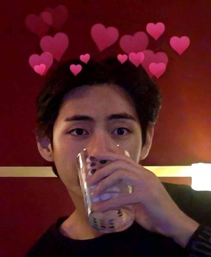 Taehyung's exposed forehead : a dangerous thread