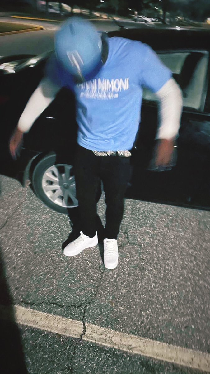 trapstarscoot1's tweet photo. black and white diamonds, i feel like a panda, you a 8, i can’t f*** you, im sorry i got standards #ASUTwitter https://t.co/QGO99ofpM1