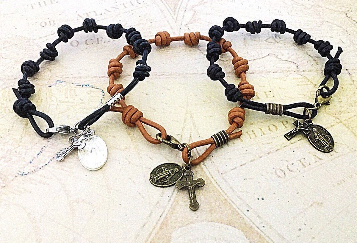 vicki_monroe51's tweet photo. Excited to share this item from my #etsy shop: Knotted Leather Rosary Bracelets https://t.co/kKa4HAT90t
https://t.co/Mqto5hmcaJ https://t.co/wpWFUrLzUy