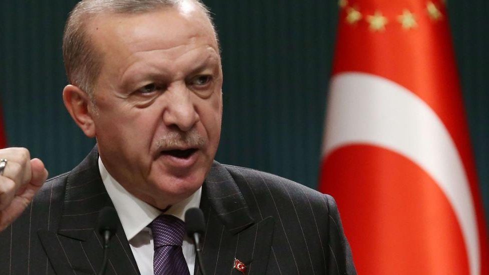 إمام مسجد تركى يدعو لاستخدام معارضى اردوغان "فئران تجارب" للقاح الجديد كورونا لقاح كورونا