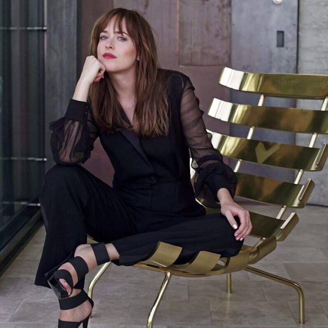 Cinemex's tweet photo. ¡Miaaauuuuuuu!
¿#SabíasQue a Dakota Johnson le gustaría interpretar a Catwoman? 😻 https://t.co/AY5MVDEBj1