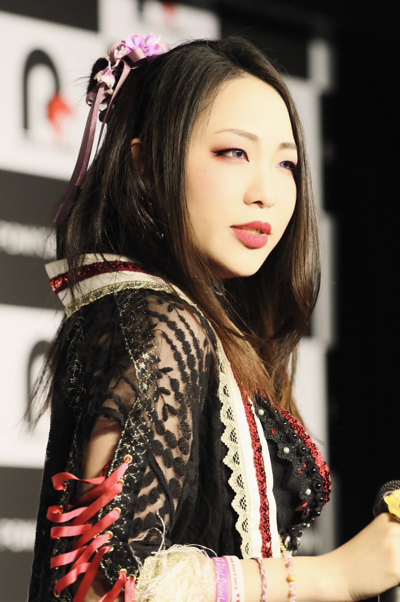 holic_shion's tweet photo. 成人式の振袖
見目麗しく素敵です💕👘
私の家庭環境では
式も写真も、叶わなかった夢で
とても羨ましい。。
いつか着てみたい(*´˘`*)
将来、娘がいたなら
絶対に体験させてあげたい行事。
ほんの少しでも
和で雅な気分になりたいので
衣装写真をそっと置いておく ♪ .* https://t.co/TPaizIXxiA