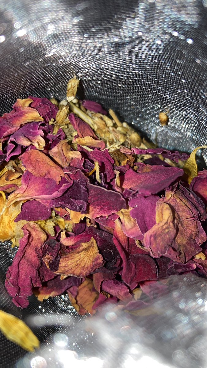 rockwithmckinze's tweet photo. #PamperingSession #MeTime #YoniSteam #WoundHerbs #Balance #selfawareness #QUEENDOM #Cleansing https://t.co/ui564dJJYL