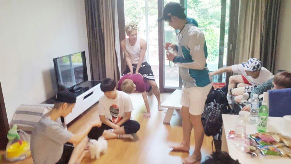 hom_tuan93's tweet photo. สิ่งเดียวที่จะขอบคุณ JYP คือ ทำให้พวกเขาทั้งเจดคนมาเจอกัน #GOT7FORVER #Agaseforever
#ลาก่อนเจวายพี https://t.co/cuG4hcV9SX