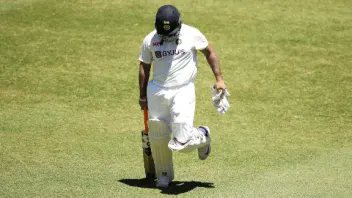 Catch is dropped. He realizes it isn't a time to play unnaturally. He decides to trust himself this time. He scores 97. He plays by the sword, gets lucky once in the process and finally dies. Though, not before he instills belief inside his teammates.. 