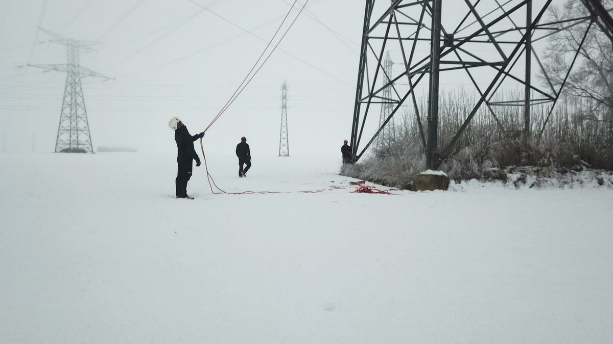 Le froid continue partout en France. Je pense chaleureusement aux équipes <a href="/rte_france/">RTE</a> mobilisées, où qu’elles soient, pour garantir qu’à chaque seconde le ⚡ passe.
#ServicePublic #MondayMotivation