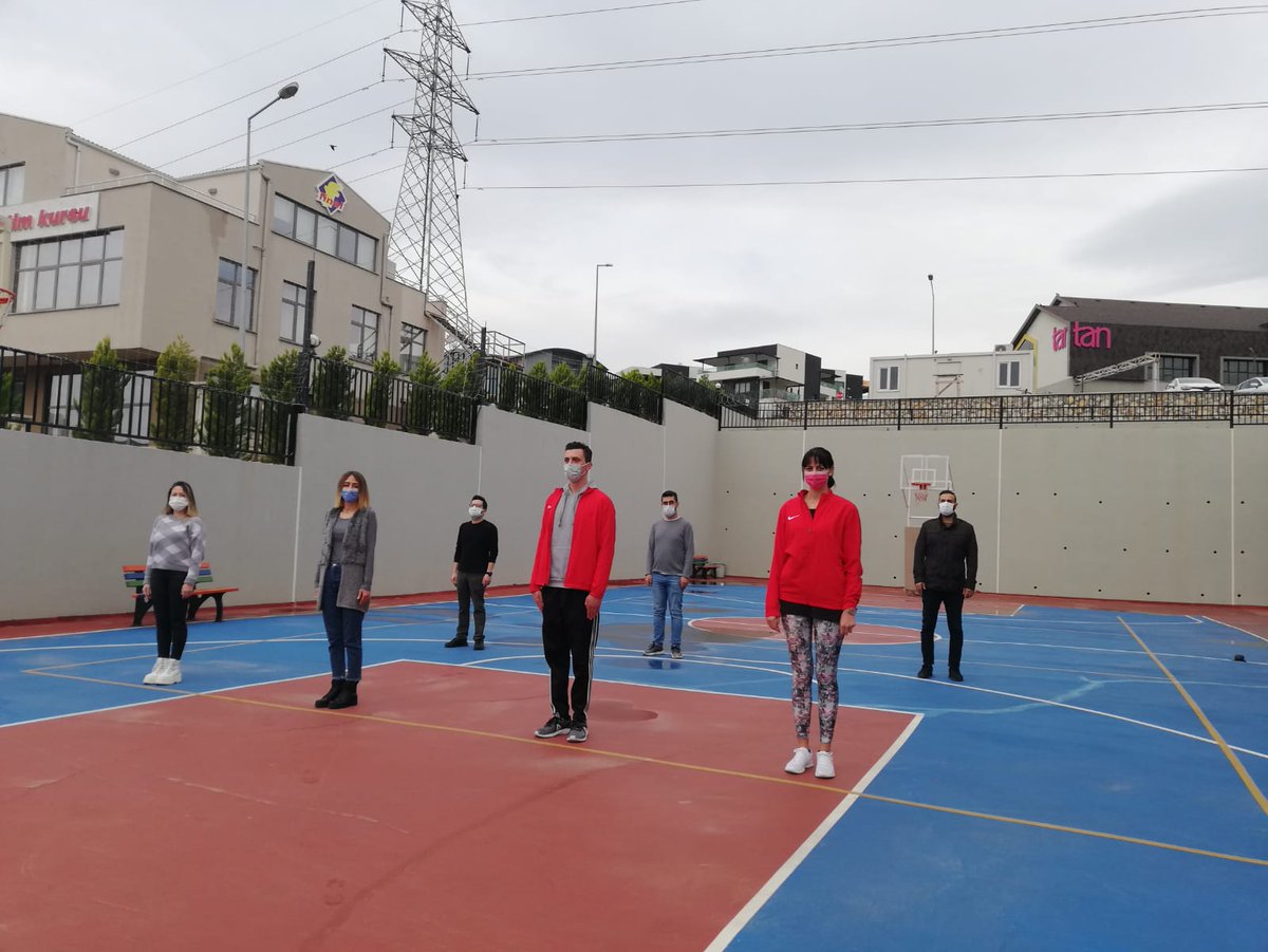 Saat 10:00 da İstiklal Marşı ile açılış törenimizi yaptık. Öğrencilerimiz okulda olmasa da <a href="/Tan_ozluce/">Tan Özlüce Okulları</a> canlı derslerde de öğrencilerimiz törenimizi  katıldı.
<a href="/ziyaselcuk/">Ziya Selçuk</a> 
<a href="/tcmeb/">Millî Eğitim Bakanlığı</a>