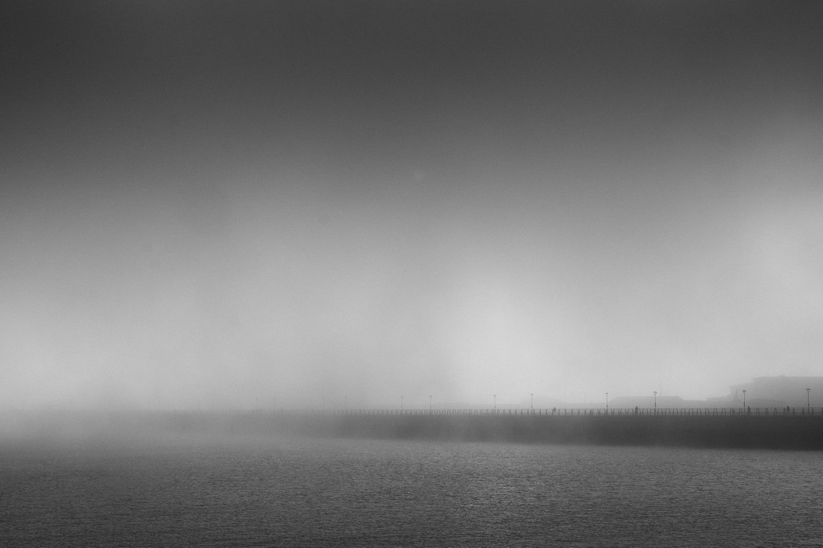 rwheatleyphoto's tweet photo. Walking in the fog the other morning has given me inspiration for new work on where I live. โฃ
โฃ
#hometown #dover #documentaryphotography #documentary #photojournalism #reportage #fog #doverseafront https://t.co/daSIS4LIGG