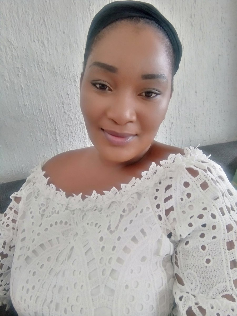 sthahappiness's tweet photo. Good morning friends, wishing you a great and productive week ahead.
Remember to never give up on yourself, you are worth every dream you desire 💫❤️ Happy Monday 🤗 https://t.co/DpckotTZjg