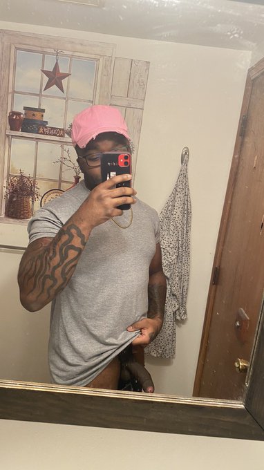 anyone wanna send me money for more tattoos? 🥺 https://t.co/499JPfw4Vv<a href="/tag/gokuday2020"class="tags"><span>#gokuday2020</span></a>