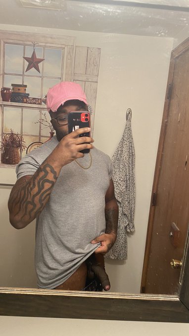 anyone wanna send me money for more tattoos? 🥺 https://t.co/499JPfw4Vv<a href="/tag/gokuday2020"class="tags"><span>#gokuday2020</span></a>