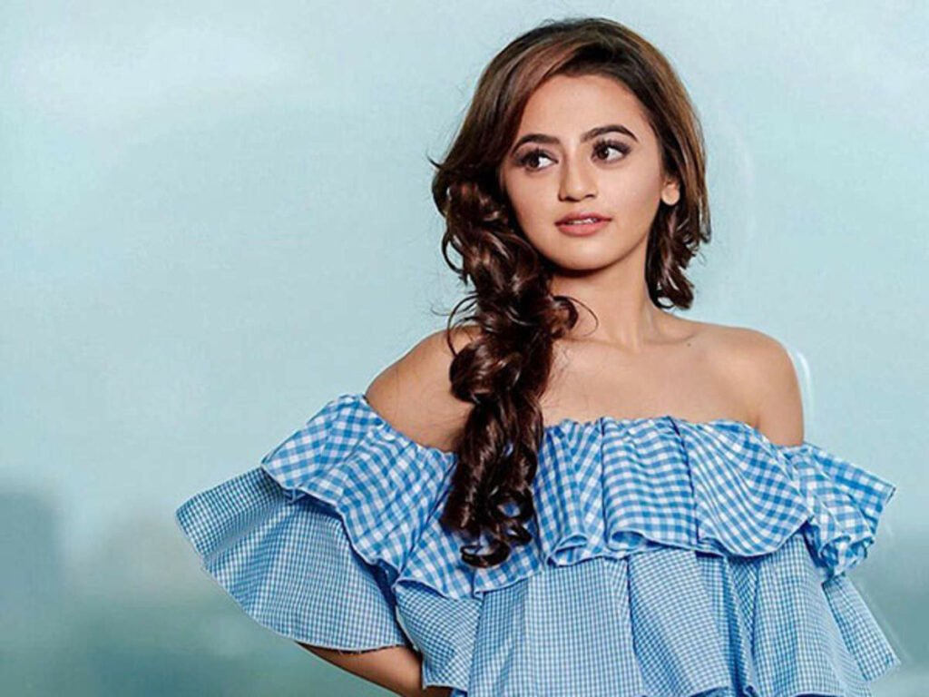 Here's a genuine Birthday prayer from the heart of one friend to another ? May you have the world at your feet someday and may we always be together. Happy Birthday!  @RashamiAsim