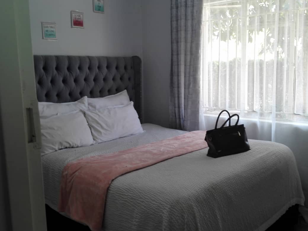 propertygalax2's tweet photo. Avondale - 3 bedroom cottage for rent
✓ Fitted kitchen
✓ Lounge &amp; dining
✓ Built-in wardrobes
✓ Rental fees - US$400
✓ Available for immediate occupation
WhatsApp 0771835705, Call/text (0242)753943 ; 0734157338 #accommodation #cottagesforrent #Harare #Avondale #Zimbabweans https://t.co/91w76pqAbR