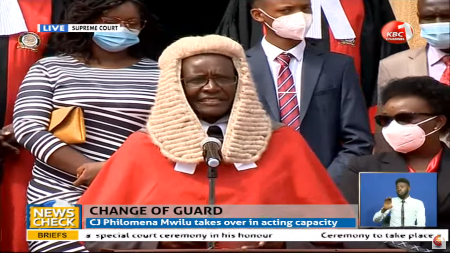 KBCChannel1's tweet photo. CJ Maraga: I'm sure you live in this country and you have seen the drums of political war being beaten already. My colleagues if you waver and do the wrong thing and this country descents into chaos God will never forgive you. ^PW
#NewCheck
Stream live: https://t.co/F5UaKN7tkG https://t.co/uOrYSx5Vlh