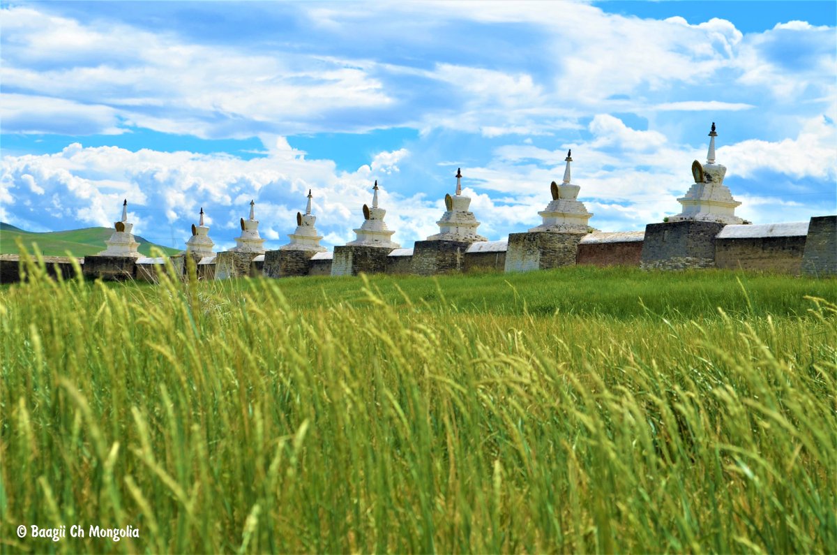 Эрдэнэзуу хийд
Өвөрхангай аймгийн Хархорин сум