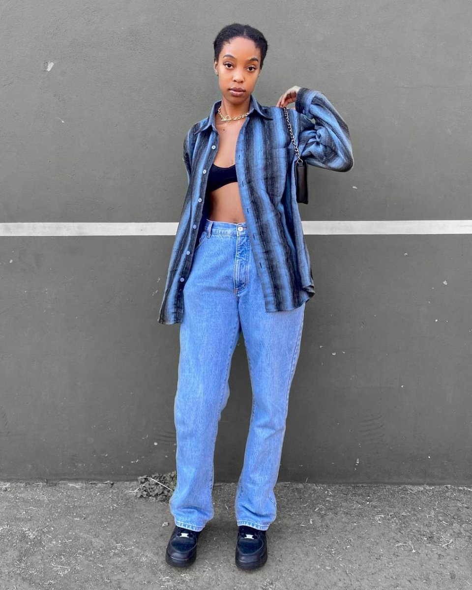 zestxonline's tweet photo. Check out how Debby styled our fits for the #local21 drive where she showcases clothing, artworks &amp; products from aesthetic local businesses✨

Follow her on insta &amp; see the drive @_Debby.m❤️

#GirlsTalkZA #GirlTalkZA #GirlBuyZA #ojewakeng https://t.co/RXzkeTrjf0