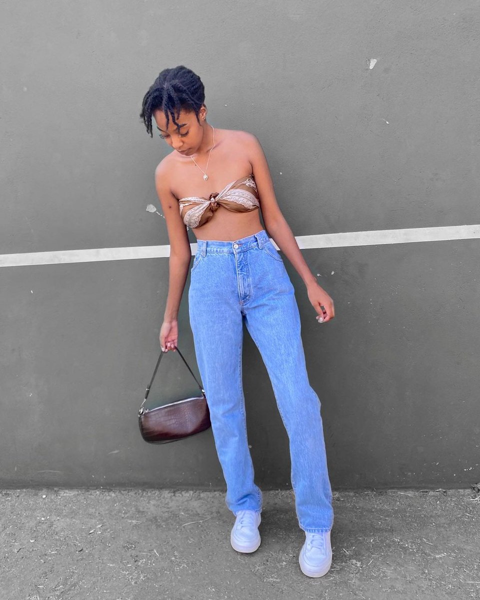 zestxonline's tweet photo. Check out how Debby styled our fits for the #local21 drive where she showcases clothing, artworks &amp; products from aesthetic local businesses✨

Follow her on insta &amp; see the drive @_Debby.m❤️

#GirlsTalkZA #GirlTalkZA #GirlBuyZA #ojewakeng https://t.co/RXzkeTrjf0