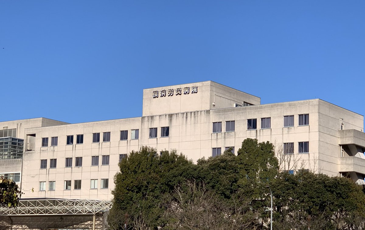 2️⃣バッターさ……ホームランバッター回の野球場は1⃣の隣、少年野球場。↖️の鉄塔あるので後ろの建物は労災病院。 