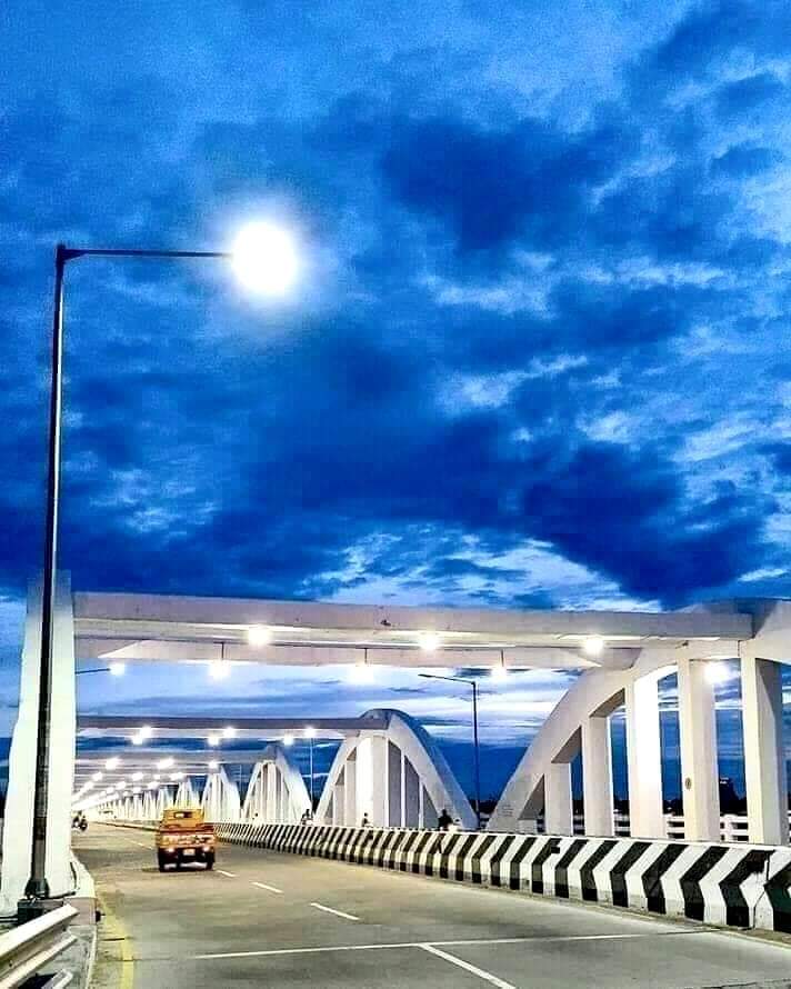 loveucomred's tweet photo. കോഴിക്കോട്ടെ പുതുമണവാട്ടി🌸
ഉദ്ഘാടനത്തിന് ഒരുങ്ങുന്ന കോരപ്പുഴ പാലം..😍
#LeftAlternativ♥️🔥💪 https://t.co/k6rm17a0du