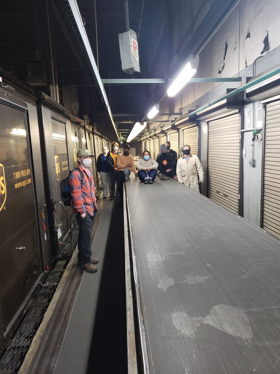 nomercy1970's tweet photo. #UPS Winston-Salem preload Lexington belt, Doors down before 7:00am, way to go guys, keep up the good work. Jordan Moore, Marcus Downy, Sheila Aguilar, Layton, Steve Surratt, Amanda and the other guys from different belt that help us. Team work is better. https://t.co/CPaXBKPgjf