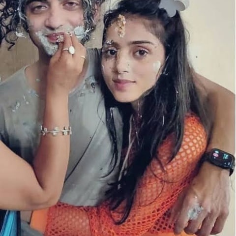 MallikaFp's tweet photo. All cute pie hugs if world would understand there friend ship love they understand the world https://t.co/LsJrTHS6GJ