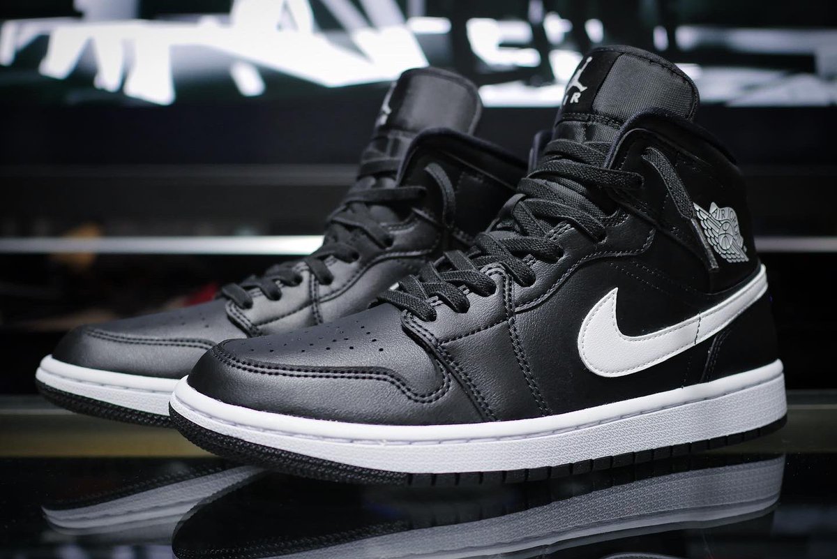 今日のズック - 2021年は「NIKE WMNS AIR JORDAN 1 MID 