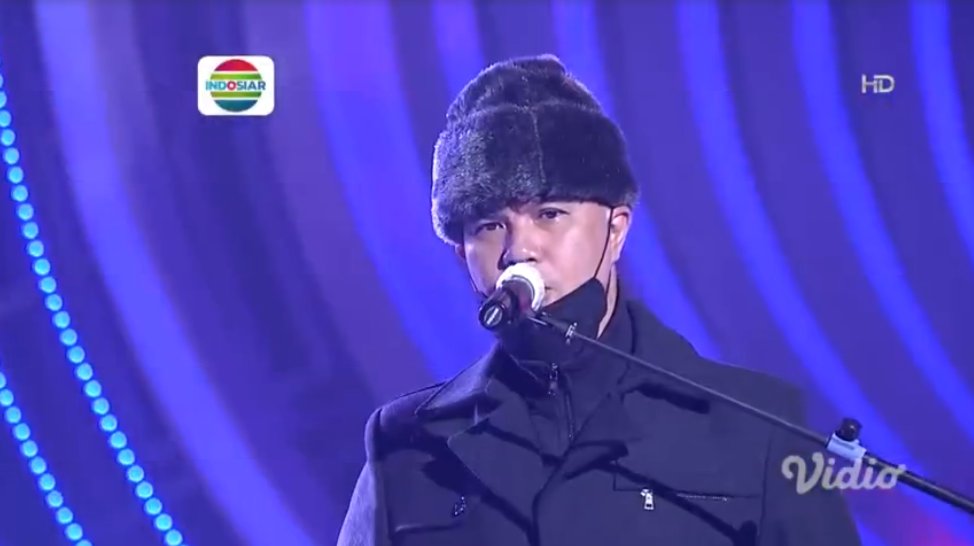 Indosiar's tweet photo. Wah.... 26 menit Dewa 19 feat Once Mekel membawakan lagu - lagu top mereka!
Favorit kalian yang mana nih?
#KonserRaya26Indosiar
#Indosiar26ether https://t.co/2Cc9xUEsor