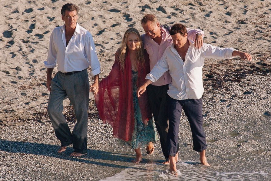MIRANDIST's tweet photo. mamma mia! behind the scenes pictures for your daily serotonin boost https://t.co/fveF9ShR0p