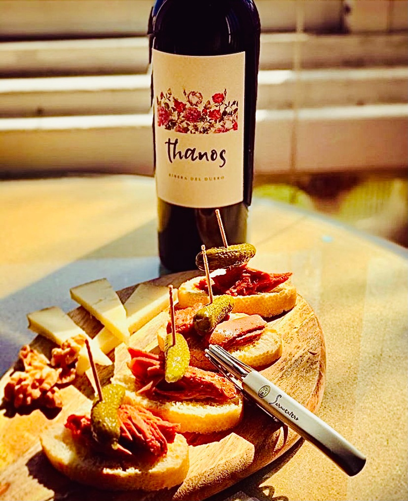 swiss_spain's tweet photo. TAPAS ET VIN 
Vous n’avez pas encore fait votre choix pour escorter vos repas cette week-end? Pas de souci, Swiss &amp; Spain peut vous faire livrer les meilleurs vins chez vous. 
Thanos, Ribera del Duero. #riberadelduero #escorter #repas #weekend #repasweekend https://t.co/ruZh0Ab66p
