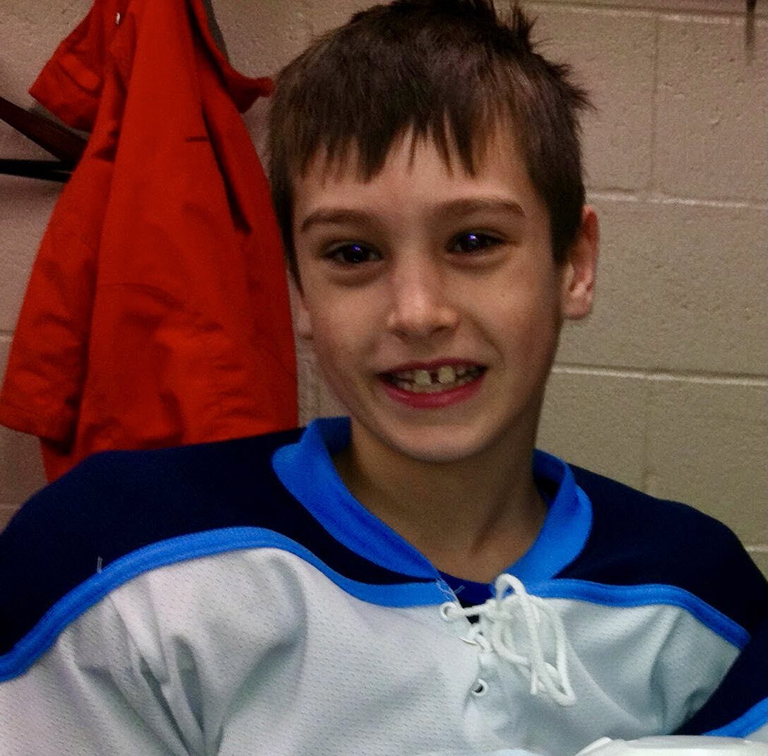 This week's Senior Spotlight is Alternate Captain, Payton Muth. # 5 is called "Pay” by his teammates. The crafty, unselfish left winger joined the program his Sophomore year after moving from PA. Payton has been a huge part of the team's success as a member of the blue line.