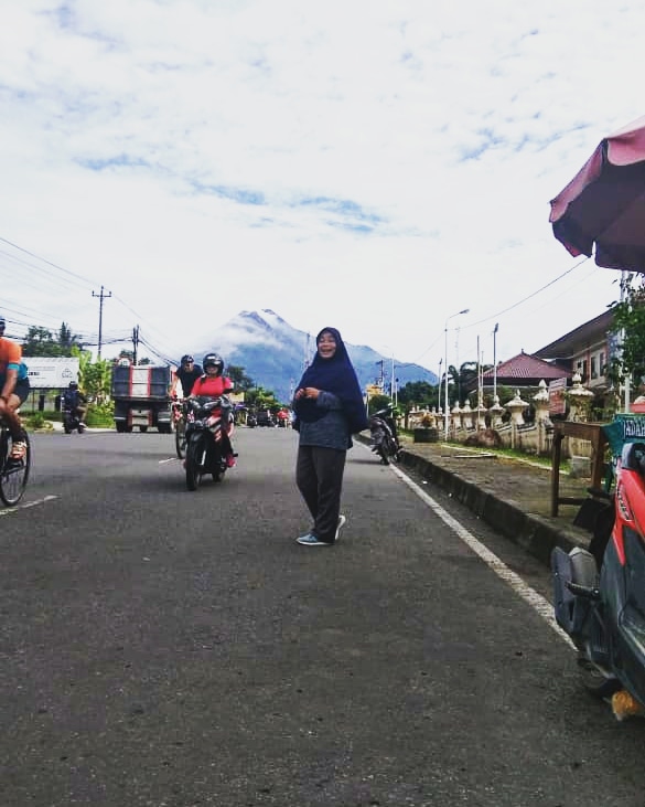 SaminoNanik's tweet photo. Merapi dr depan Ghrasia
#pakem
#sleman
#jogja https://t.co/yjU83qR6BS
