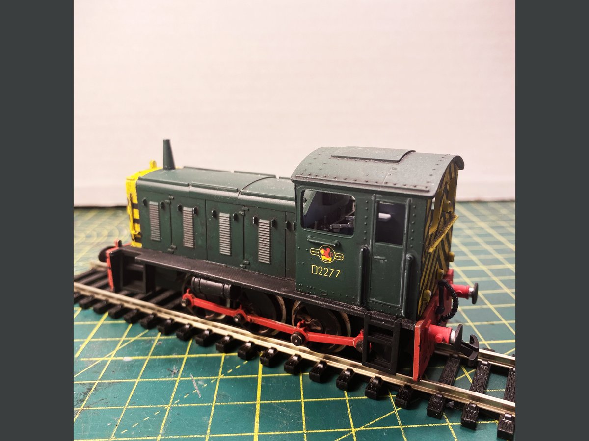 bulldogscalem's tweet photo. 🔒COMPLETED 🔒
🚂 DREWRY SHUNTER
📏1/76
🛠Dapol
🎨 UMP black primer, AMIG0125, XF-3
Main Body went for Tamiya XF-70, red and yellow also Tamiya
#scalemodel #scalemodelling #scalemodeling #scaleairplane
#scalemodelkit #scalemodeler @marks_models_ireland @DapolRailways https://t.co/prkkL15yVa