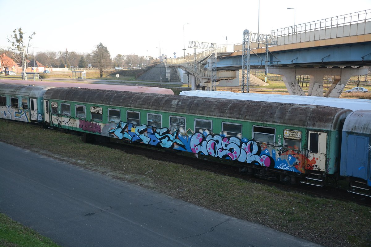 bazawagonow's tweet photo. W sobotę z Przemyśla do Krakowa pojechało 10 wagonów typu 111Aw, które trafią do @pesabydgoszcz. Jutrzejszy docelowy transport do Bydgoszczy będzie liczyć 17 wagonów, co pozwoli dopiąć do końca brakujące numery #111Aw w modernizacji 60 sztuk wagonów typu #111A_30 tzw. "Combo". https://t.co/ZAtOzVjVLq