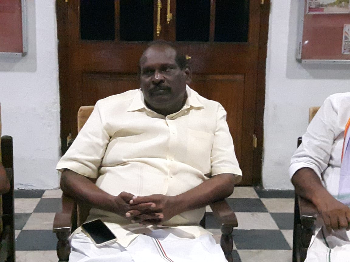 INCPuducherry's tweet photo. The three days protest against Lt. Governor Kiran Bedi was temporarily paused. Hon'ble Welfare Minister Shri. Kandasamy started in-house agitation at Puducherry Legislative Assembly until the Lt. Governor clears all the 15 files sent.

#GoBackKiranbedi

#INCIndia
#INCPuducherry https://t.co/1IhE3H3leT