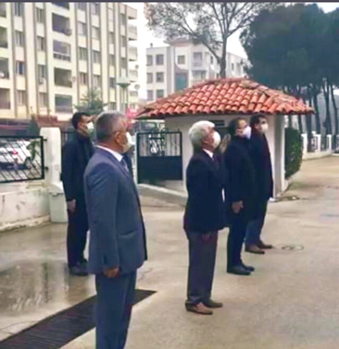 __erenarslan's tweet photo. İstiklâl Marşı’mızı 🇹🇷 Milli Eğitim Müdürümüz @isabal80 ve @MilasAnadolu yönetici ve öğretmenlerimizle birlikte okul bahçesinde coşkuyla okuduk.

Tüm okullarımızda aynı coşku yaşandı. @ziyaselcuk @TCMilasKaymakam @MilasMEm @mugla_mem @tcmeb https://t.co/GwjHqojC1b