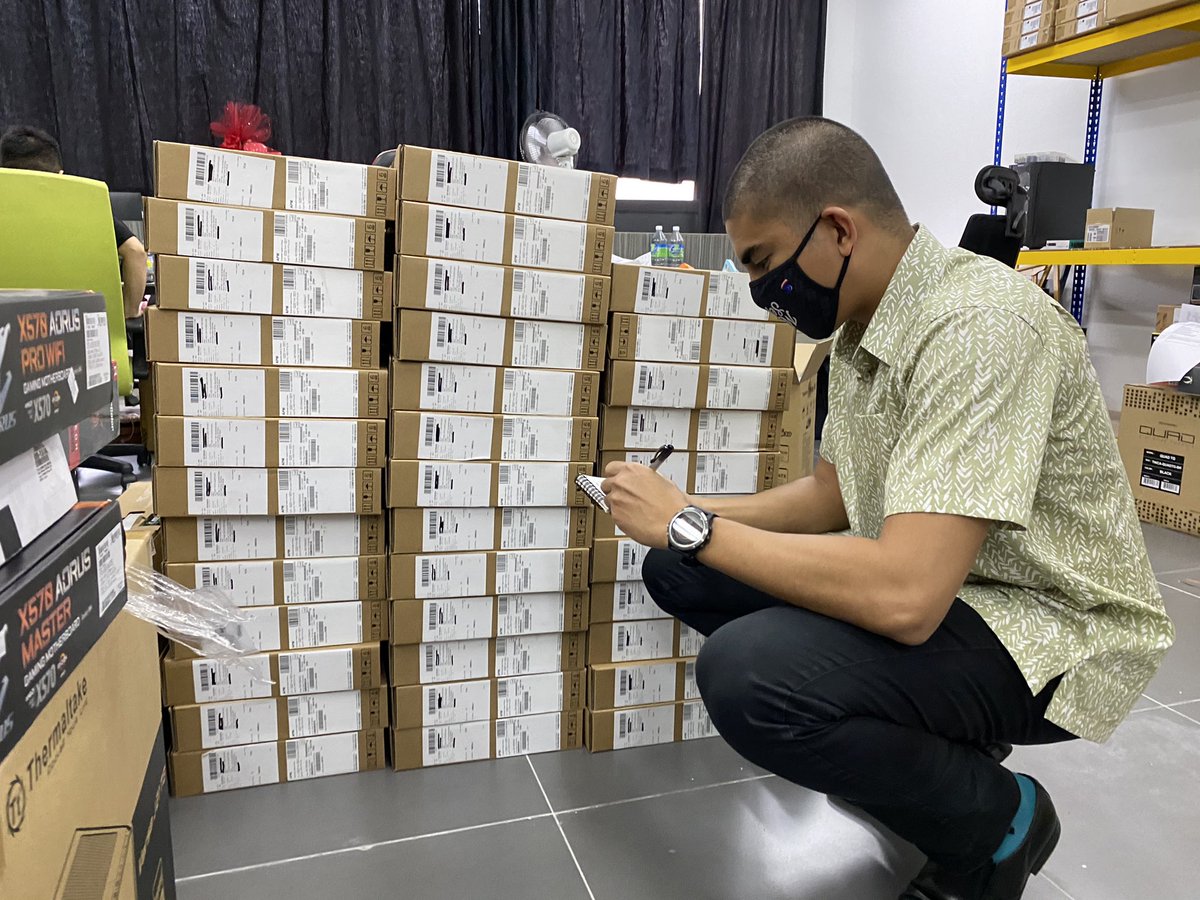SyedSaddiq's tweet photo. I have secured another 50 laptops for Muar❤️

Kos RM1500.

Dell Inspiron 15 3000
AMD ATHLON 3050U (4M 2.3Ghz)
4GB RAM
256 GB SSD
15.6 inch

(+)
Backpack
Mouse
Mousepad
Free software installation

Hujung minggu ni, saya turun lagi edarkan laptop Rumah-ke-rumah.

Muar❤️ https://t.co/pLNUifzuxq