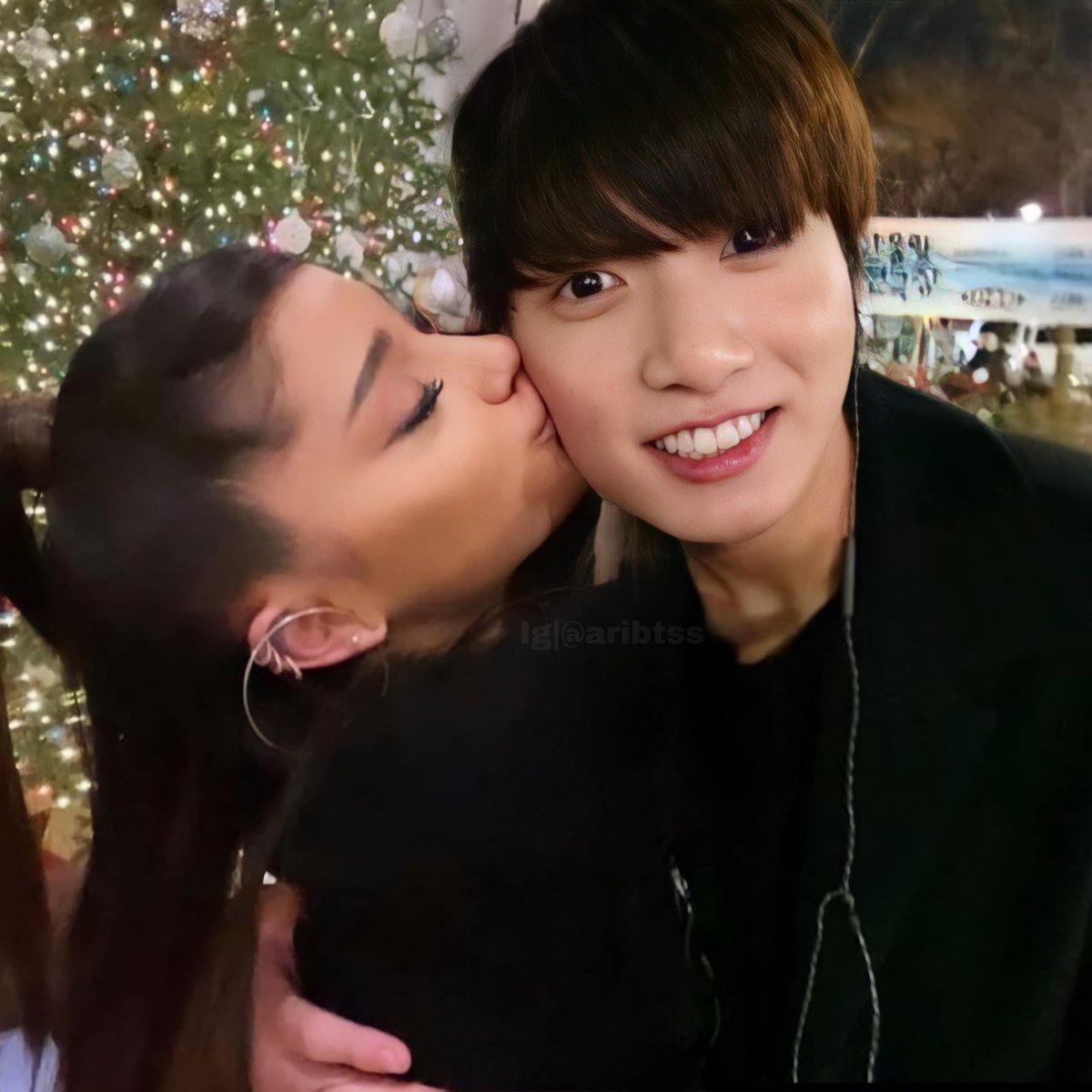 Btsxari1's tweet photo. Still With You 💞
(Edit)
#bts #arianagrande #army #btsarmy #arianator #armynator #jungkook #jimin #v #jhope #jin #suga #RAPMONSTER https://t.co/ZijbnlLW2S